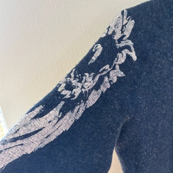 Chanel CC Logo & Lion Cashmere Sweater Navy Blue